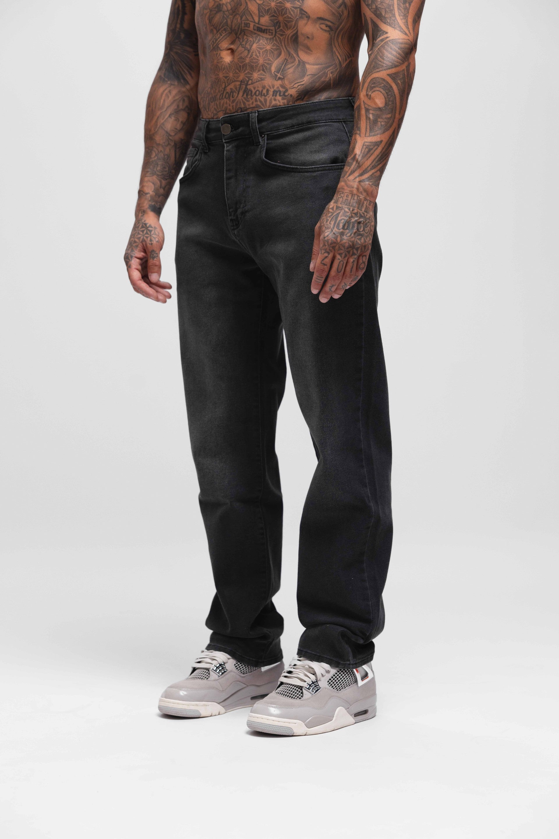 STRAIGHT FIT DENIM WASHED GREY