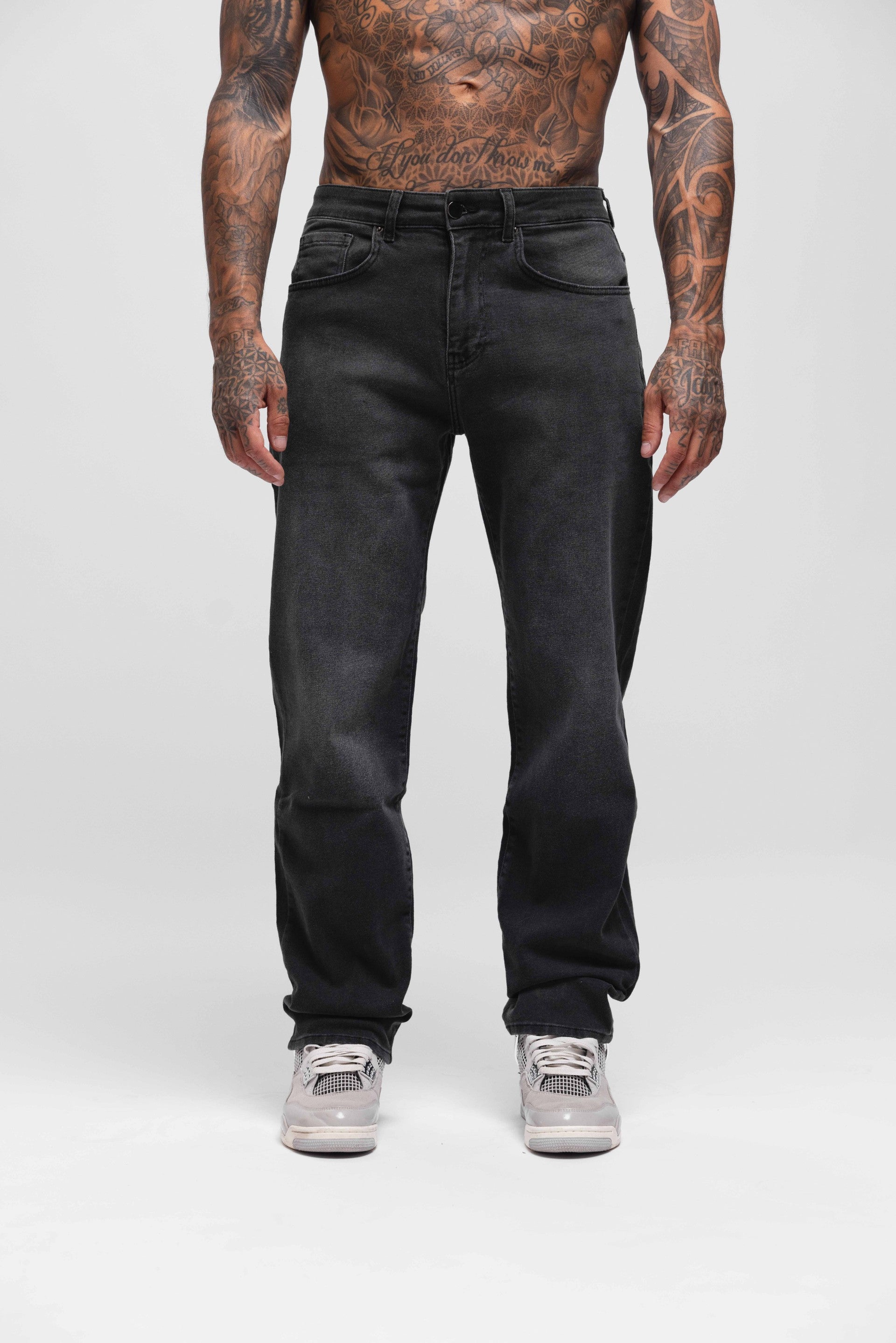 STRAIGHT FIT DENIM WASHED GREY