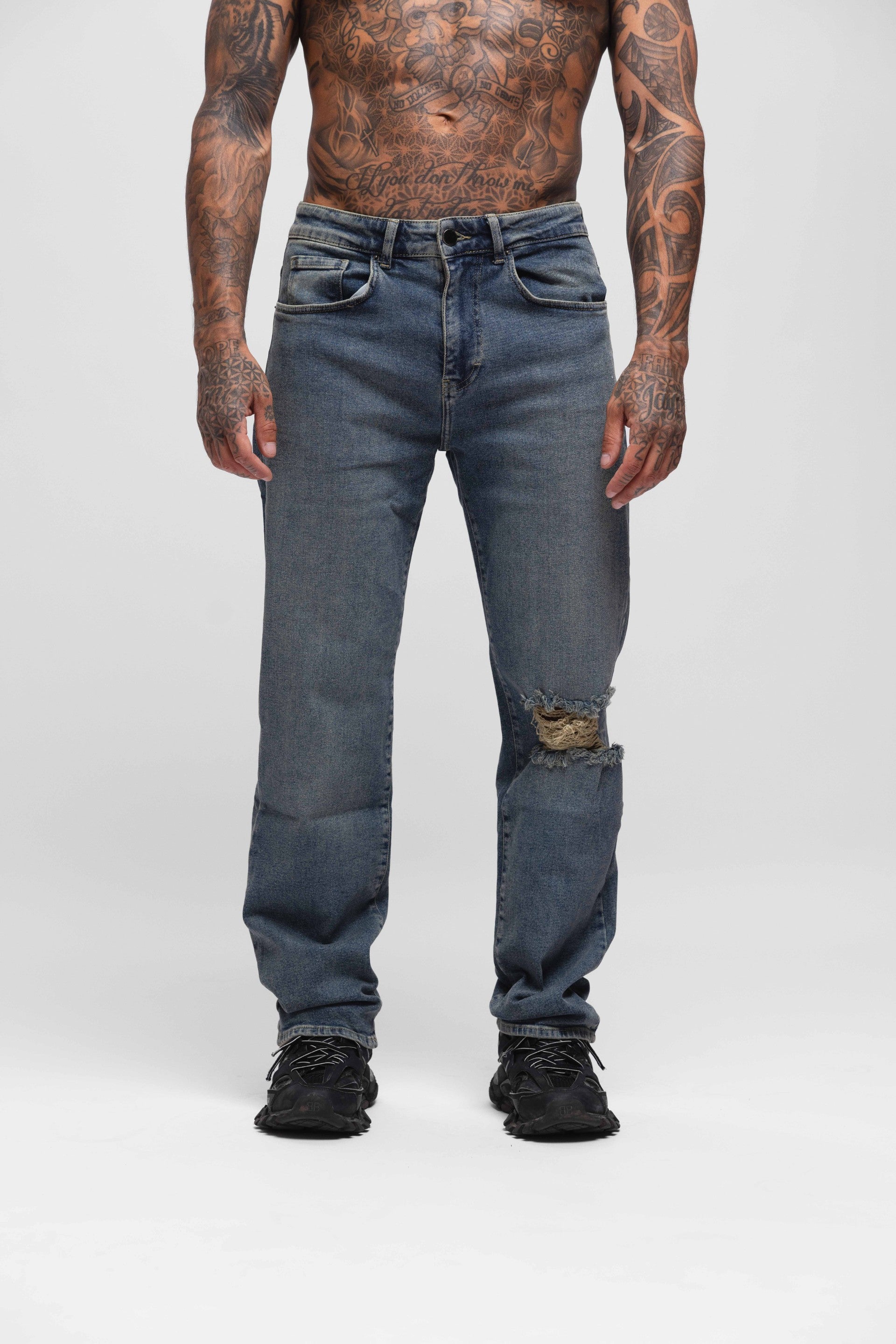 STRAIGHT FIT DENIM RIPPED STONE WASHED